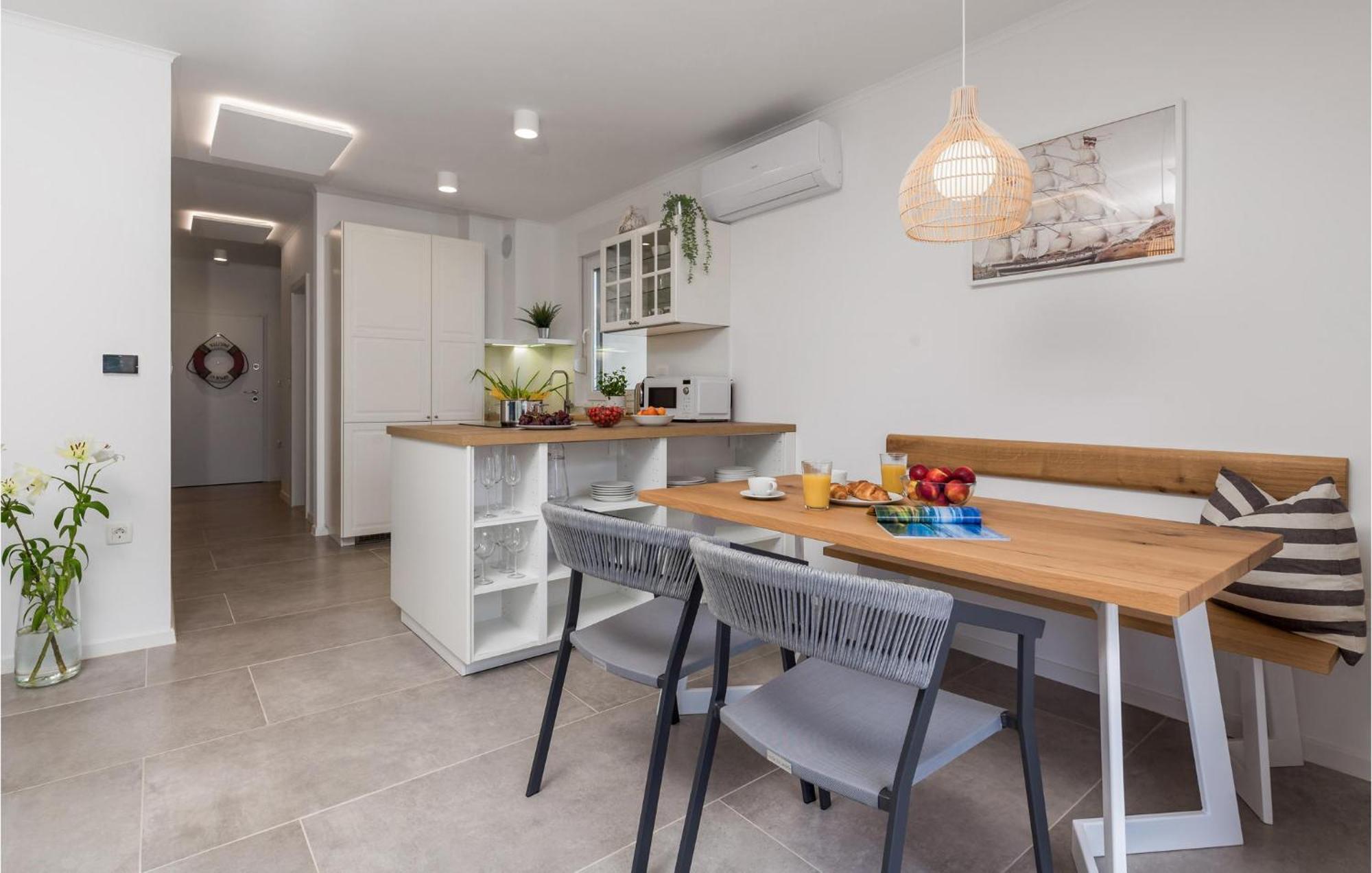 Amazing Apartment In Mali Losinj With Wifi Exterior photo