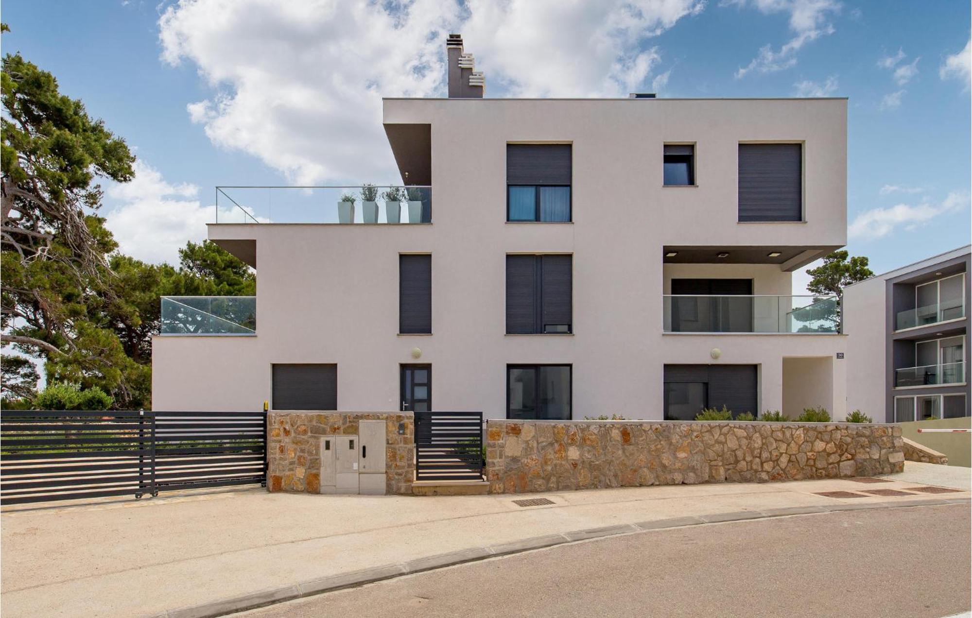Amazing Apartment In Mali Losinj With Wifi Exterior photo