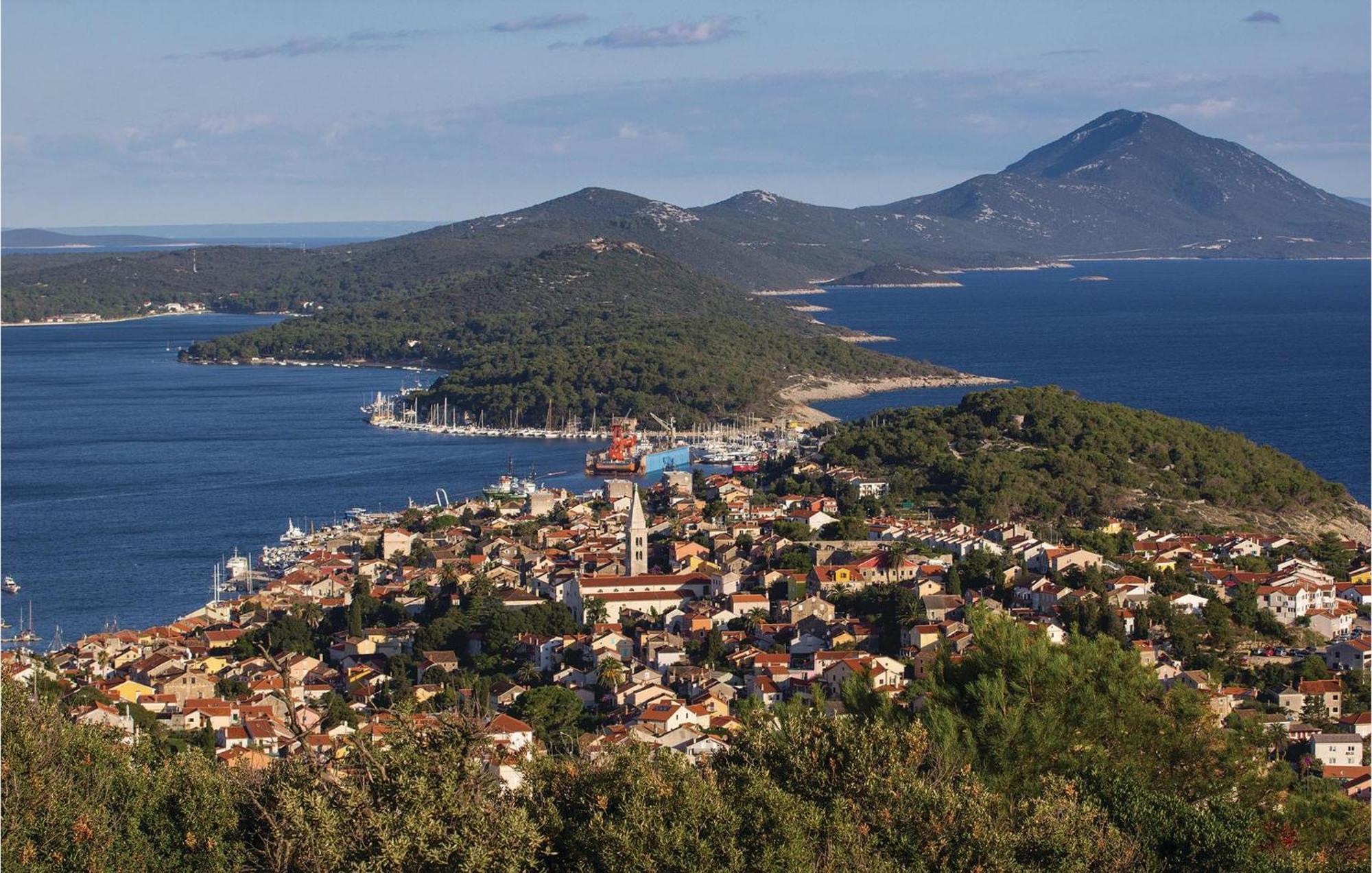 Amazing Apartment In Mali Losinj With Wifi Exterior photo