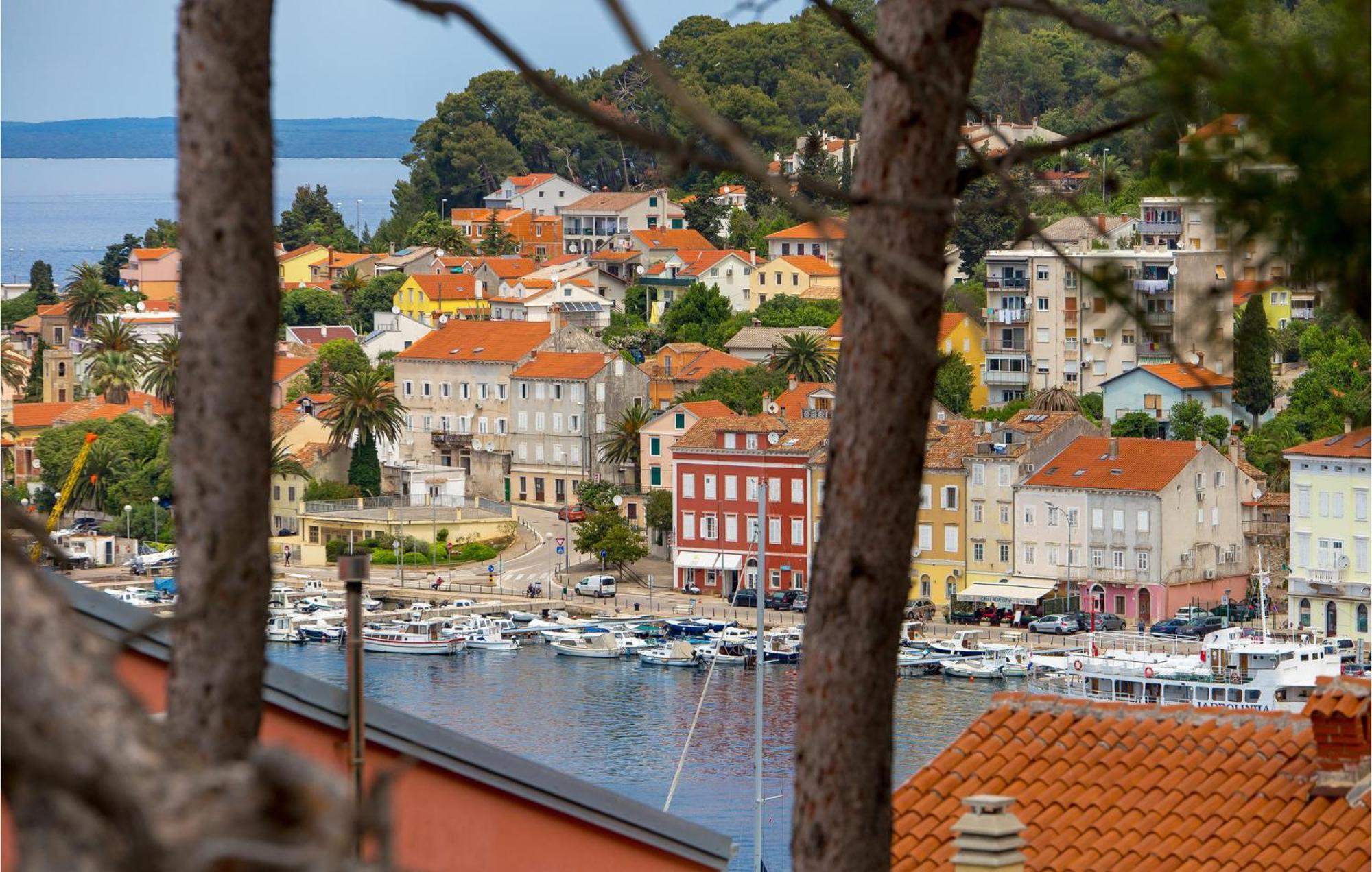 Amazing Apartment In Mali Losinj With Wifi Exterior photo